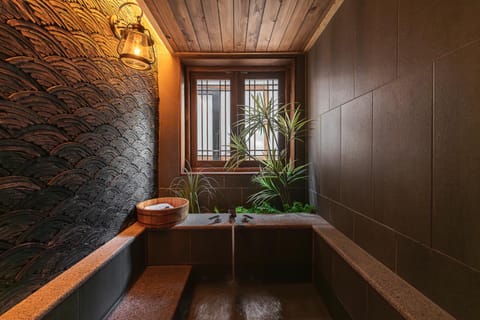 Hot Tub, Bath