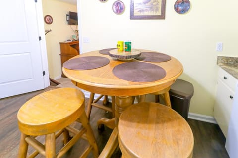 Little Bear Retreat 1 House in Helen