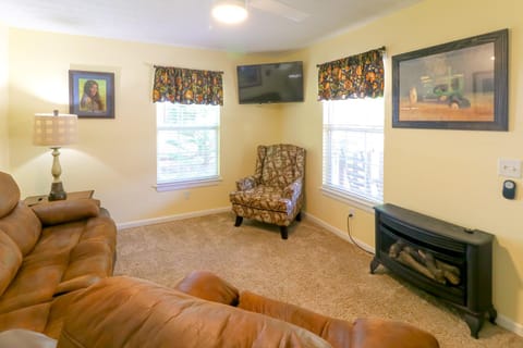 Little Bear Retreat 1 House in Helen