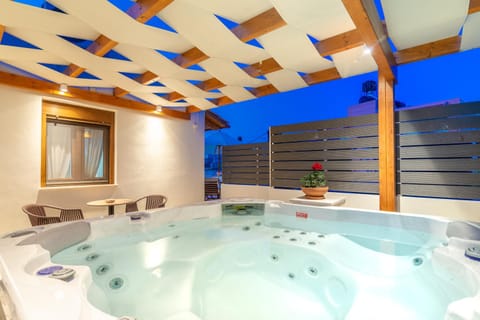 Hot Tub, Spa and wellness centre/facilities