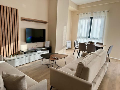 Communal lounge/ TV room, TV and multimedia, Living room, Seating area, Evening entertainment