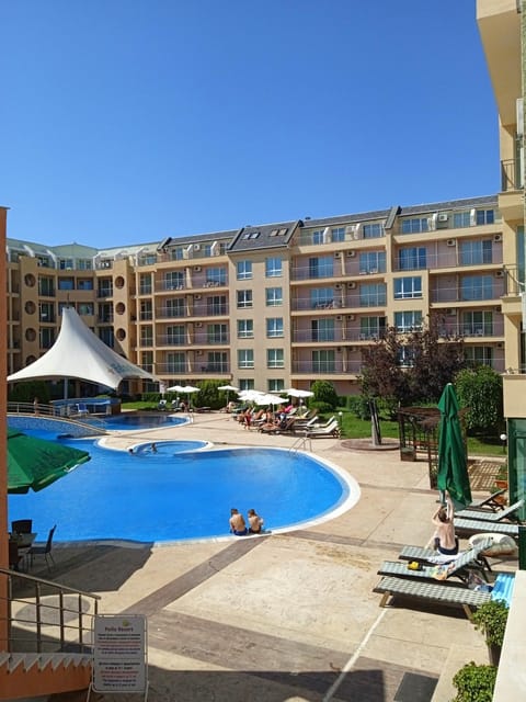 Pool view, Swimming pool
