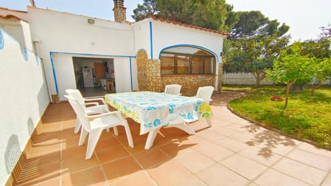 Patio, Facade/entrance, Dining area