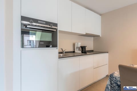 Coffee/tea facilities, Kitchen or kitchenette, minibar, pet friendly, stove