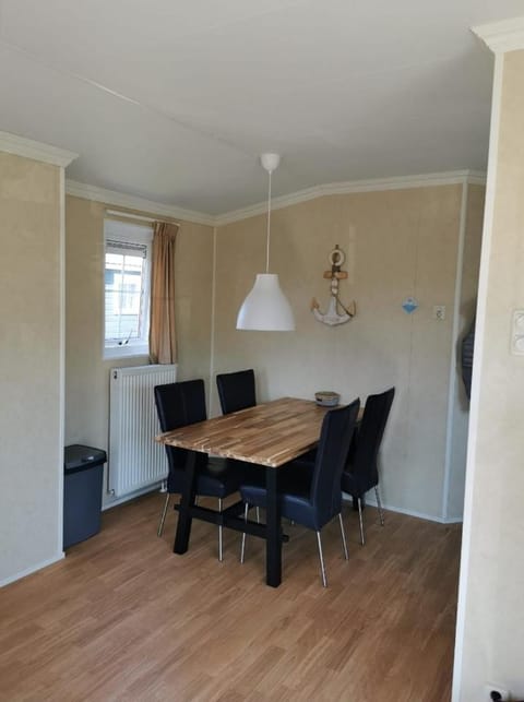 `T Blauwtje Baarland Chalet in Zeeland, Netherlands