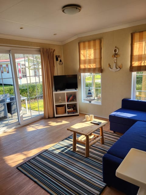 `T Blauwtje Baarland Chalet in Zeeland, Netherlands