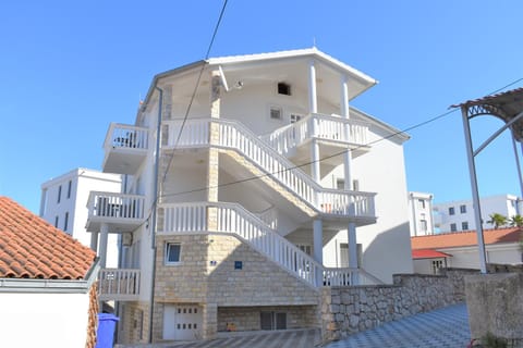 Apartments Janja Apartment in Murter