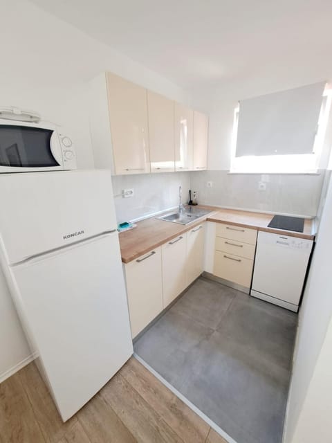 Apartments Janja Apartment in Murter