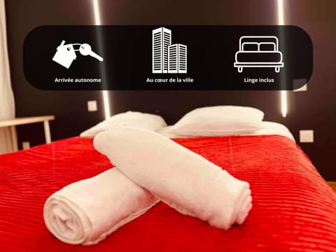 Bed, Photo of the whole room, Bedroom, Text overlay, towels