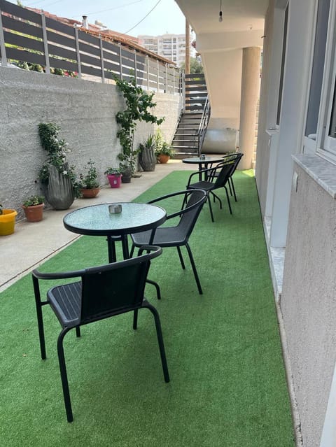 Day, Garden, group of guests