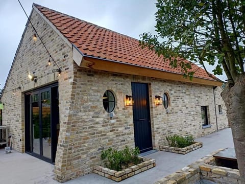 Mademoiselle Nineth met sauna House in De Panne