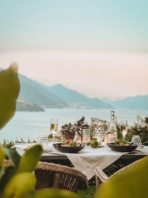 Property building, Patio, Food close-up, Day, Garden, Dining area, Garden view, Garden view, Lake view, Meals, Lunch