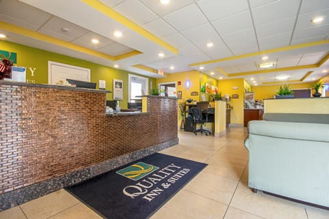 Quality Inn & Suites Glenmont - Albany South Hotel in Albany