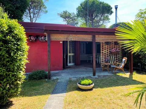 Property building, Facade/entrance, Garden