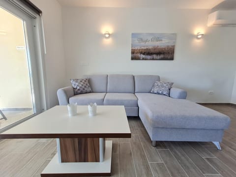 Living room, air conditioner