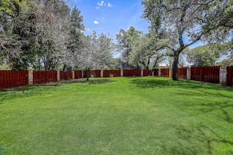 Horseshoe Bay Beauty House in Lake Lyndon B Johnson