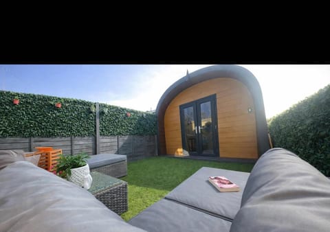 Willow Nook, near Saundersfoot and Tenby Chalet in Saundersfoot