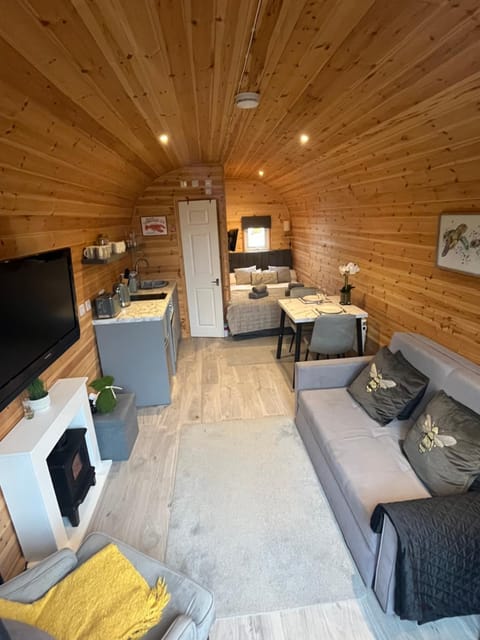 Willow Nook, near Saundersfoot and Tenby Chalet in Saundersfoot