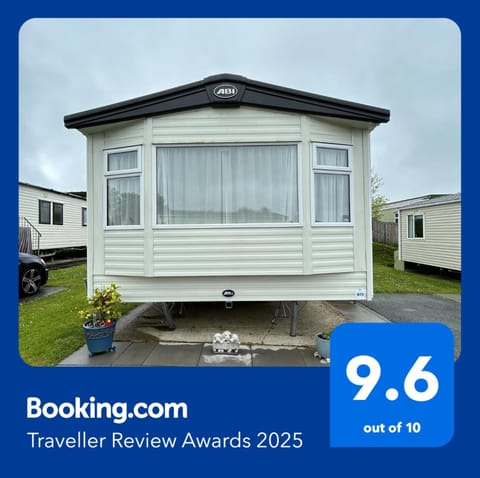 Delightful 2 bedroom Caravan, Pencnwc, New Quay House in Wales