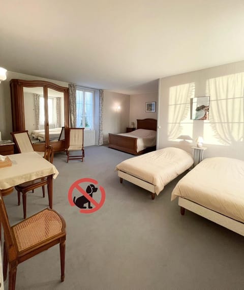 Ferme fortifiée d Enguenard Bed and Breakfast in Normandy