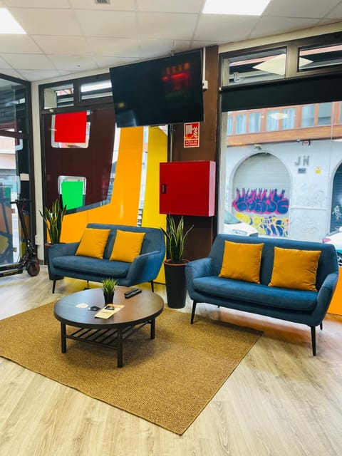 TV and multimedia, Living room, Seating area