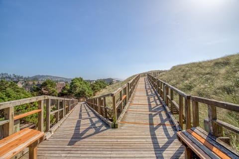 Barefoot Beach House House in Pacific City
