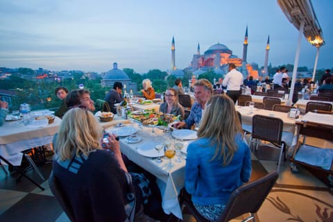 Restaurant/places to eat, View (from property/room), Balcony/Terrace