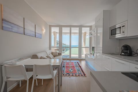 Appartamento incantevole con piscina Apartment in Vallecrosia