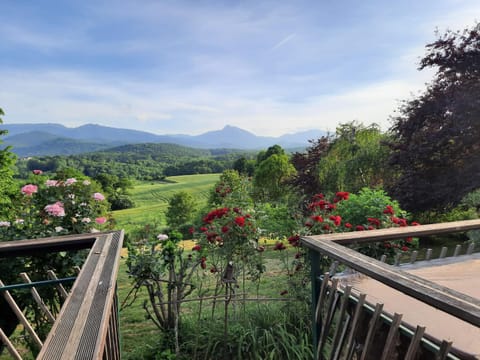 Garden, Balcony/Terrace, Mountain view