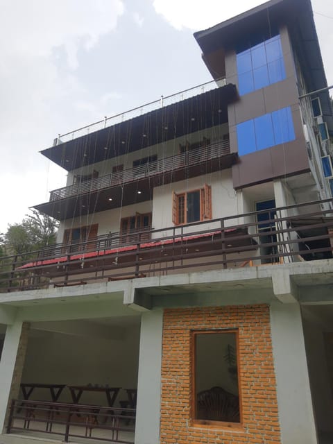 Property building, Billiard, Billiard, Swimming pool