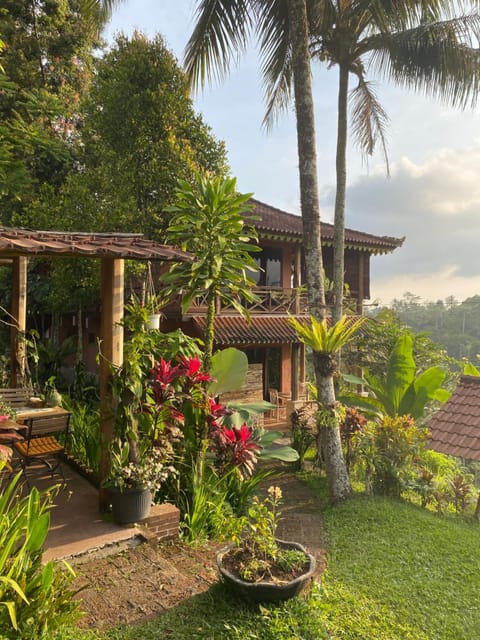 Property building, Day, Natural landscape, Garden, View (from property/room), View (from property/room), Mountain view, Mountain view