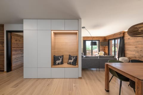 Shower, Bed, Bathroom, Kitchen or kitchenette, Living room, Bedroom