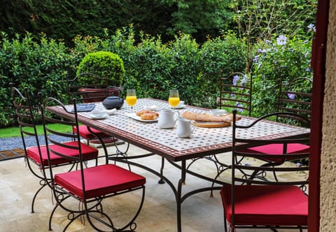 Area and facilities, Breakfast