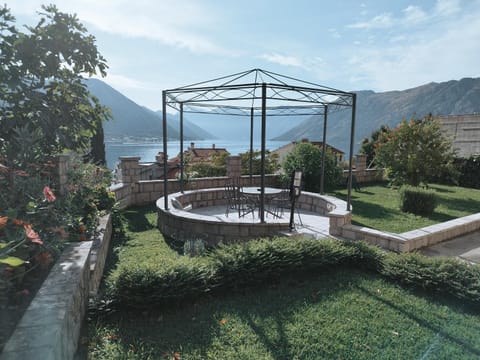 Patio, Garden