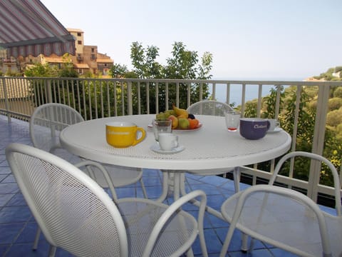 Balcony/Terrace, Dining area