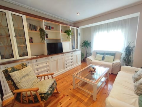 Communal lounge/ TV room, TV and multimedia, Living room