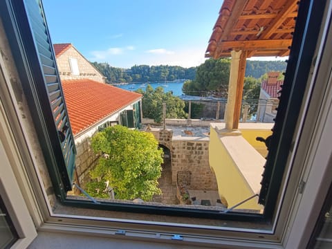 View (from property/room), Balcony/Terrace, Garden view