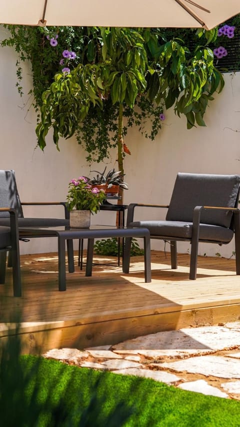 Garden, Seating area