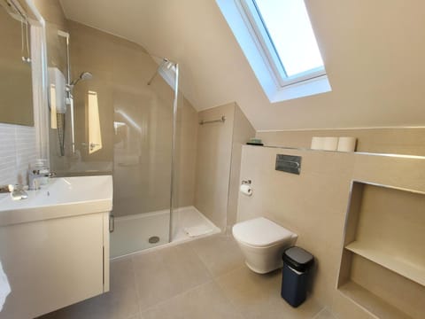 Donegan Court Aparthotel Apartment hotel in Galway