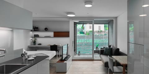 Bed, Kitchen or kitchenette, Photo of the whole room, Bedroom, Garden view