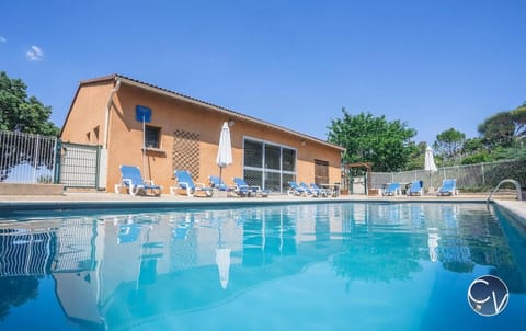 Sablières - Les terrasses de l’Ardèche House in Vallon-Pont-d'Arc