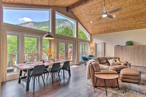 Stunning Mtn Views! Group Getaway in Chimney Rock House in Chimney Rock