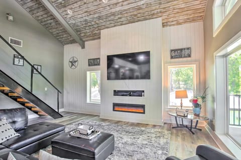 Outdoor Entertainment Space Home in McQueeney House in McQueeney