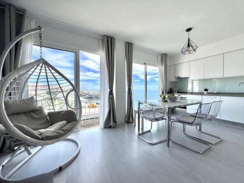 Kitchen or kitchenette, Living room, Decorative detail, Seating area, Dining area