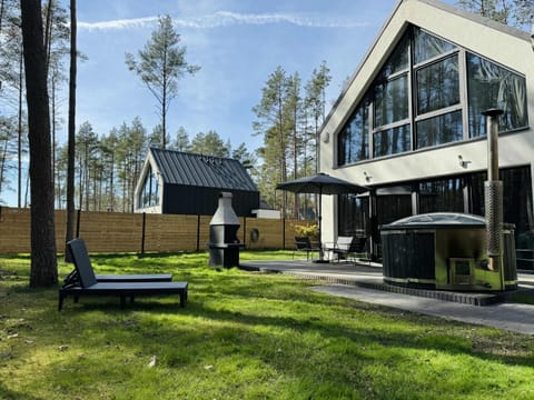 Property building, Summer, Garden, Balcony/Terrace, Garden view, sunbed