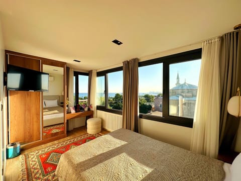 Natural landscape, View (from property/room), Photo of the whole room, Bedroom, Sea view