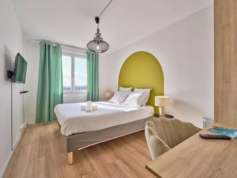 Les Chambres de Troyes - Parking Internet Fibre TV Bed and Breakfast in Troyes