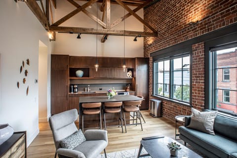 Kitchen or kitchenette, Living room