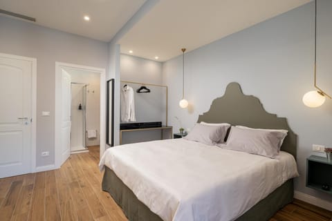 Bed, Photo of the whole room