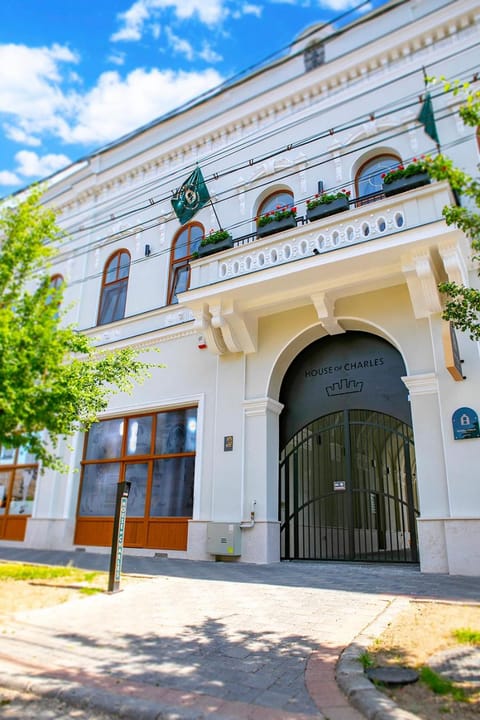 Property building, Facade/entrance